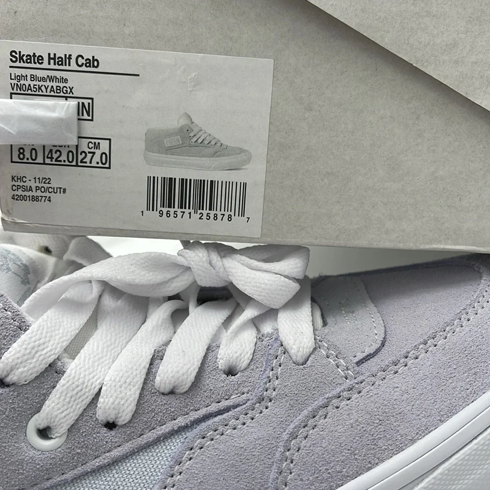 Vans WMNS Skate Half Cab
Light Blue/White
VN0A5KYABGX Sneakers - Picture 16 of 16